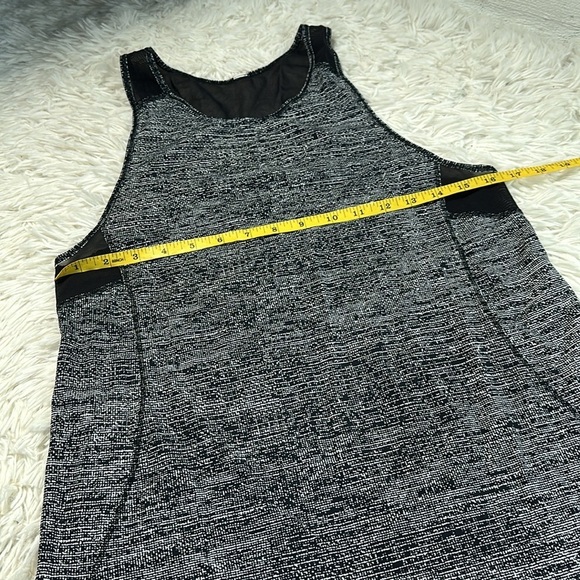 Lululemon Sculpt Tank - Picture 2 of 3
